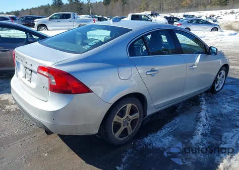 2012 Volvo S60 T5 z USA, uszkodzony, nr VIN YV1622FS9C2119435